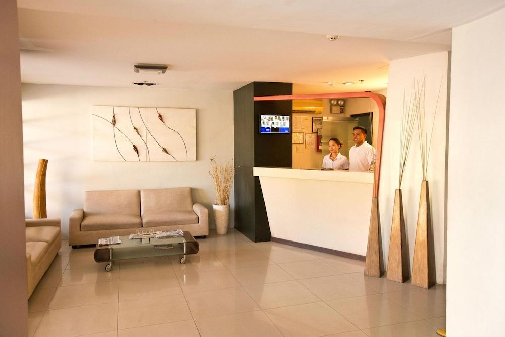 Travelbee Fuente Inn Cebu Exterior photo