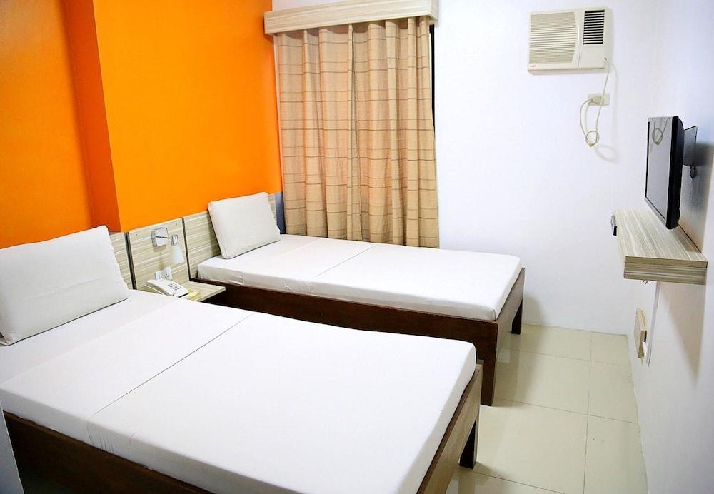 Travelbee Fuente Inn Cebu Exterior photo