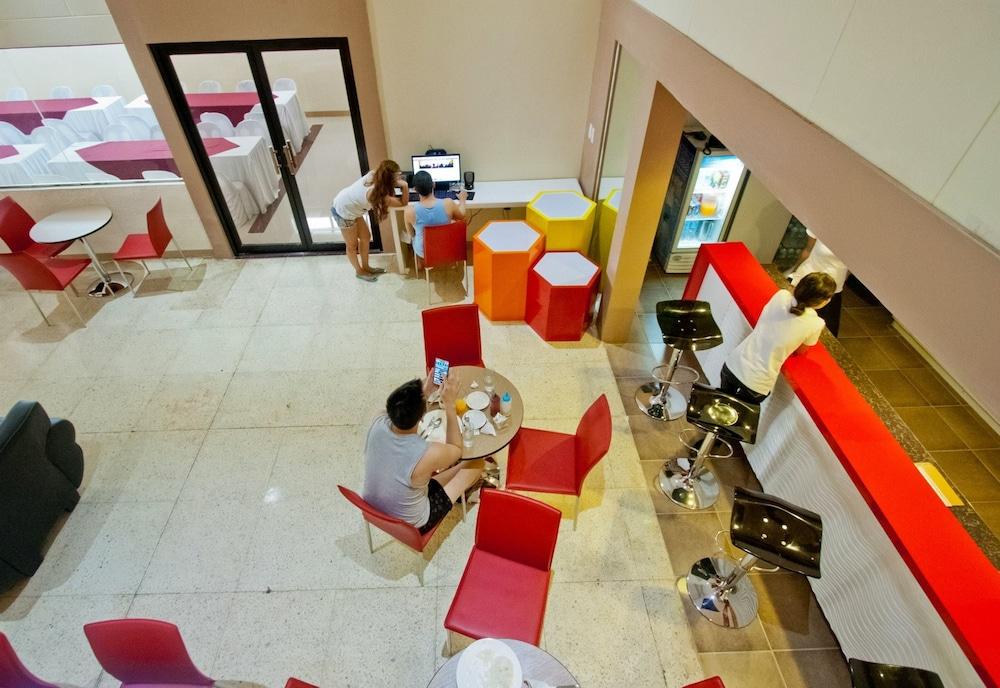 Travelbee Fuente Inn Cebu Exterior photo