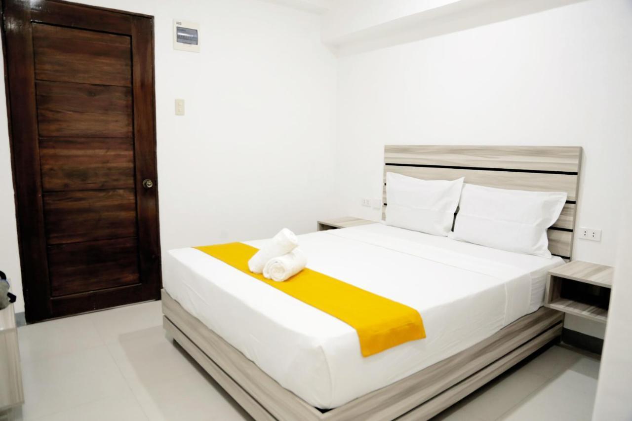 Travelbee Fuente Inn Cebu Exterior photo