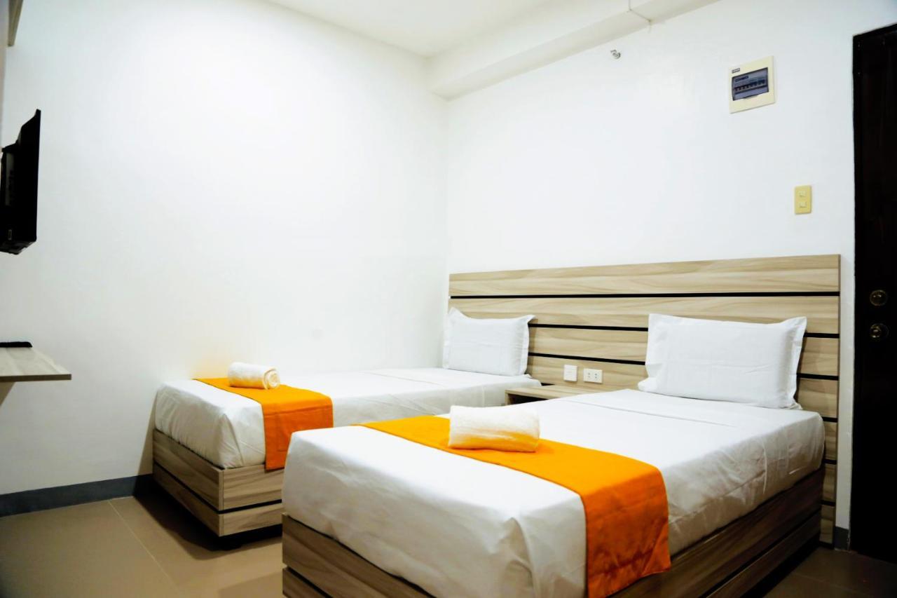 Travelbee Fuente Inn Cebu Exterior photo