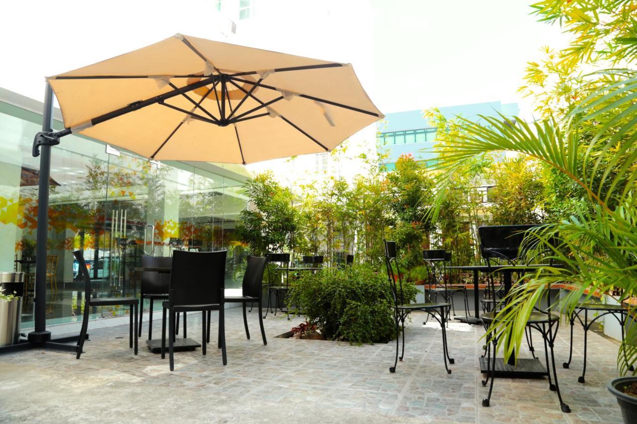 Travelbee Fuente Inn Cebu Exterior photo